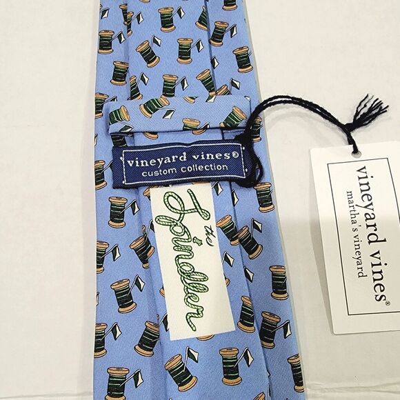 Vineyard Vines 100% Silk Tie Sewing Thread Spool The Spindler Custom Collection - Picture 5 of 11